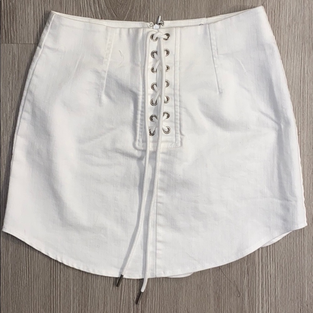 White tie front skirt